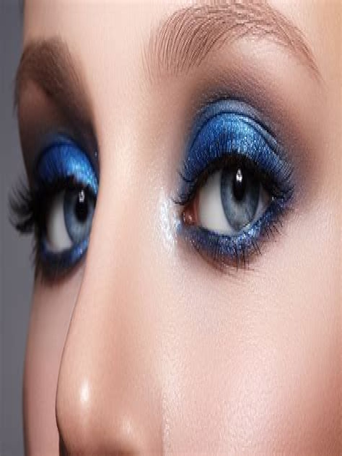 How To Wear Blue On Your Eyes Like A Pro