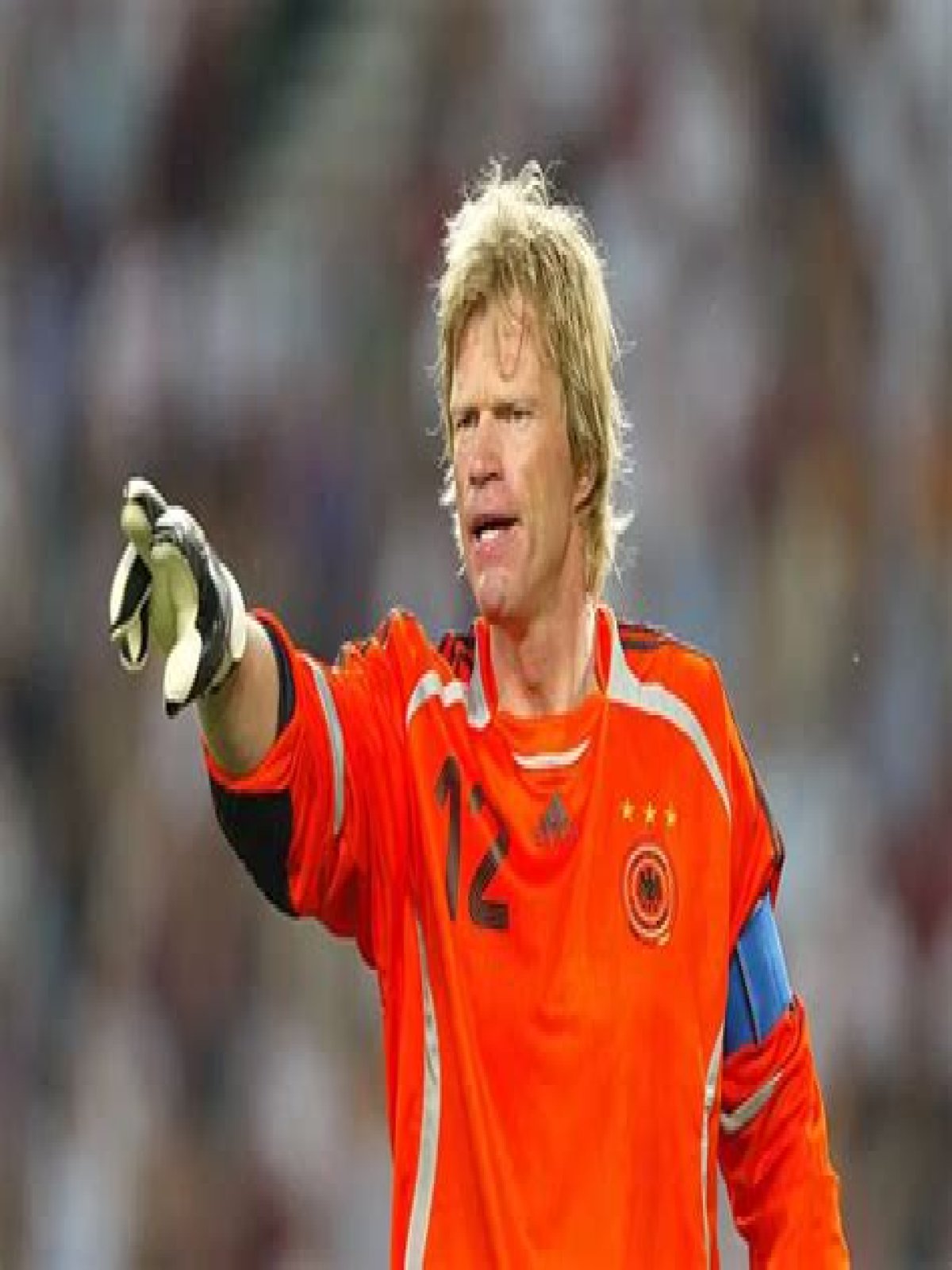 Is Oliver Kahn the best goalkeeper?
