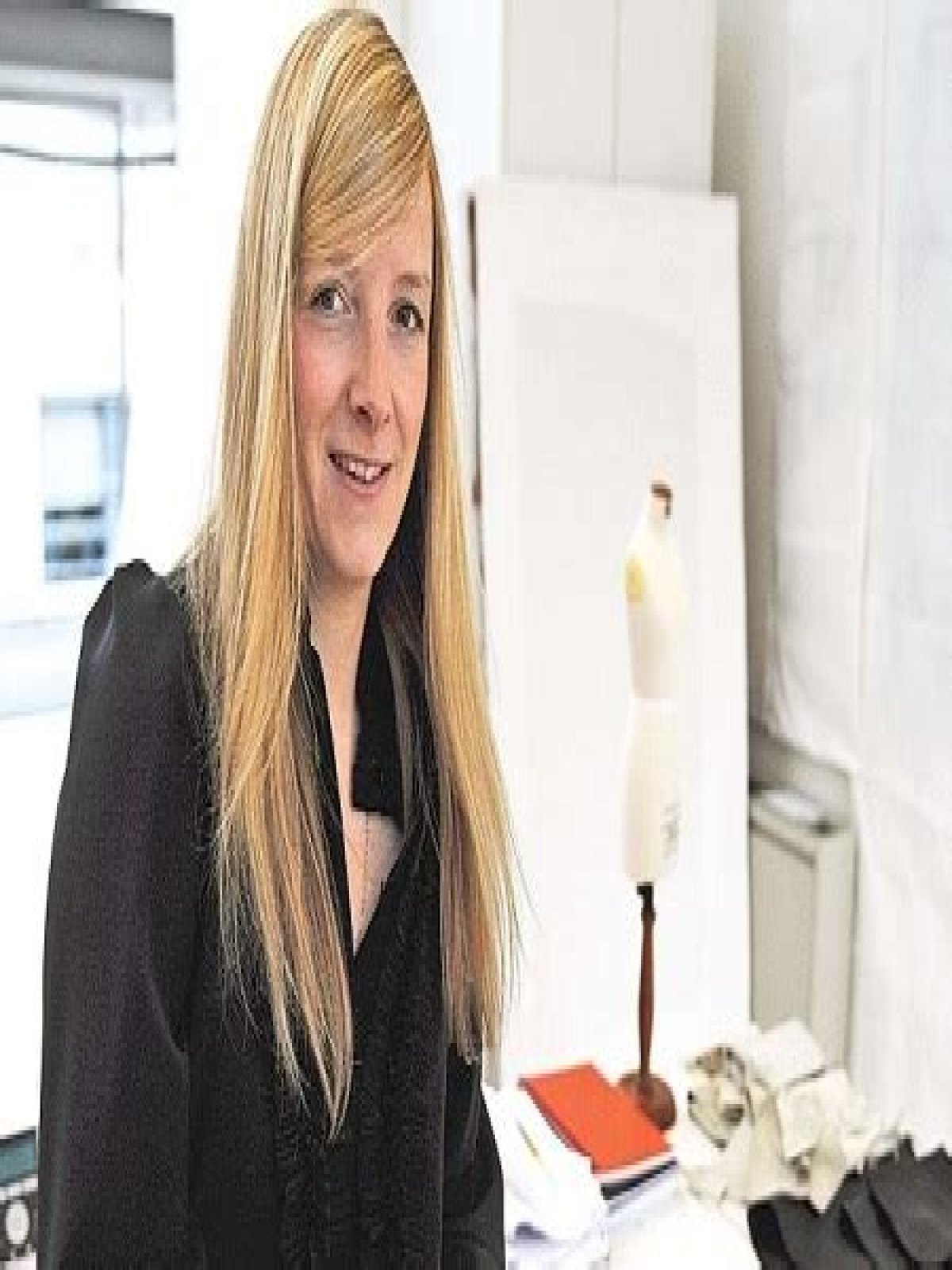 Sarah Burton Net Worth, Age, Height, Bio, Birthday, Wiki!