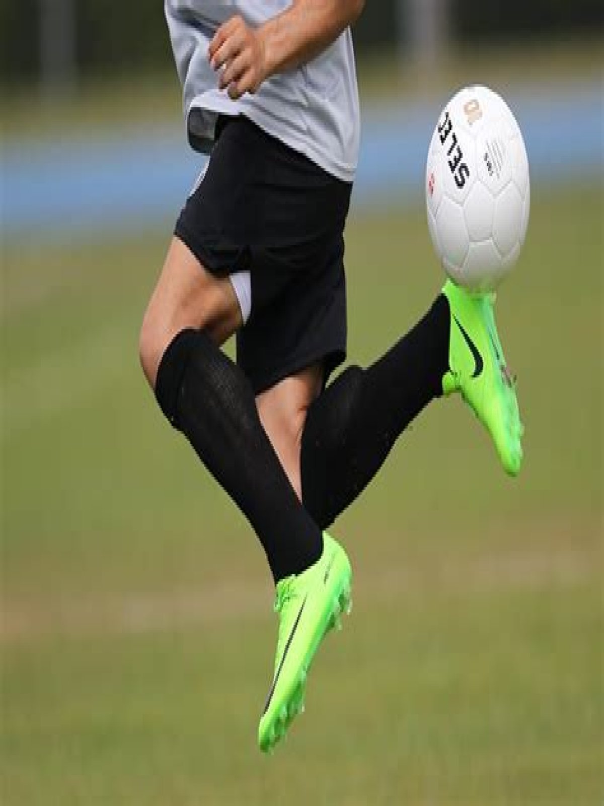 What is a rainbow kick in soccer?